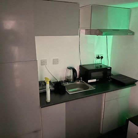 1 Bedroom In 3Bed House Бристоль Екстер'єр фото