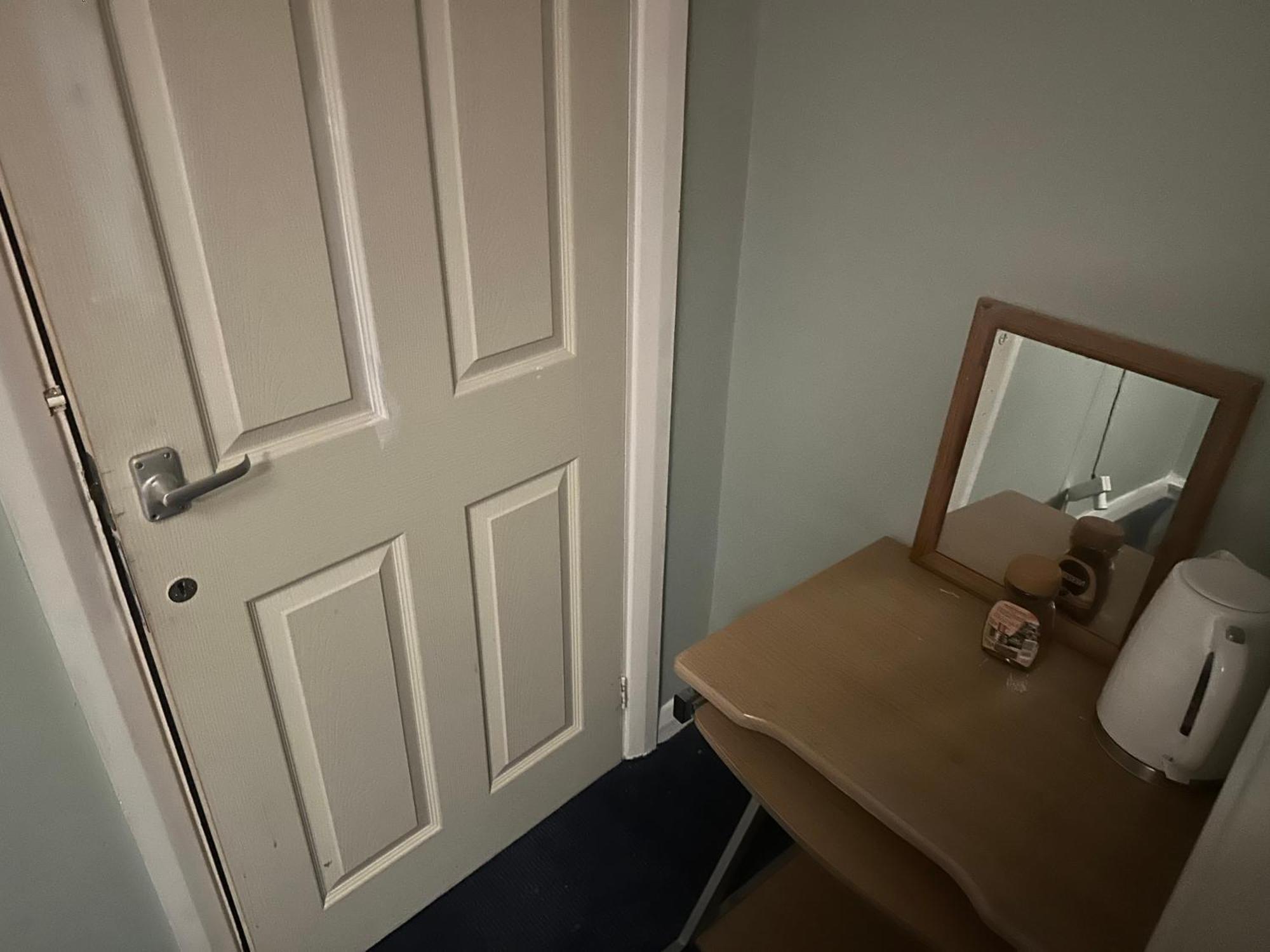1 Bedroom In 3Bed House Бристоль Екстер'єр фото